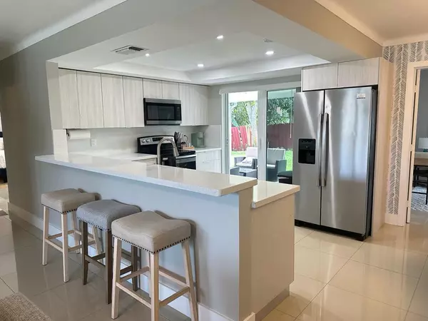 Boynton Beach, FL 33435,426 SW 8th AVE