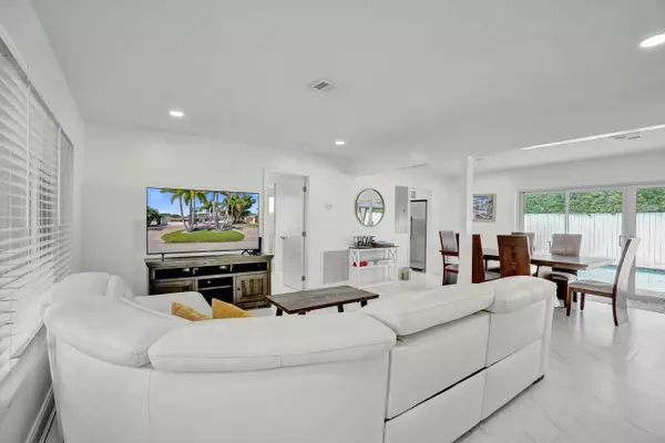 Deerfield Beach, FL 33441,1633 SE 5th Ct CT