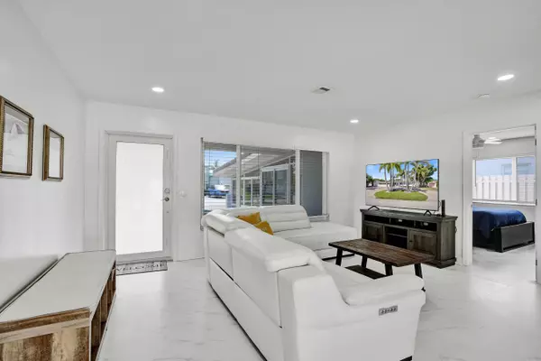 Deerfield Beach, FL 33441,1633 SE 5th Ct CT