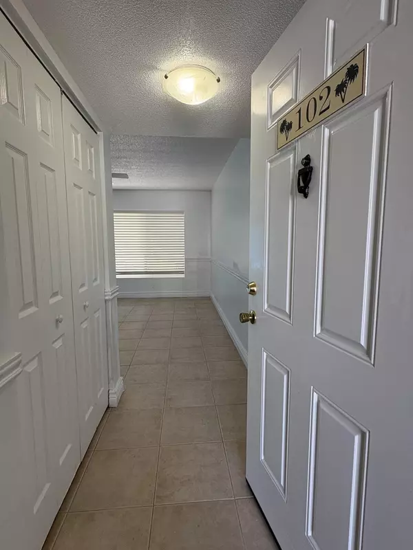 Boynton Beach, FL 33426,815 W Boynton Beach BLVD 4-102