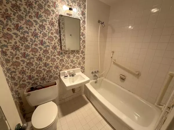 Royal Palm Beach, FL 33411,96 East CT