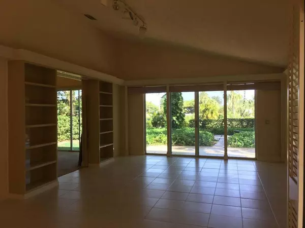 Palm Beach Gardens, FL 33418,12751 Touchstone PL