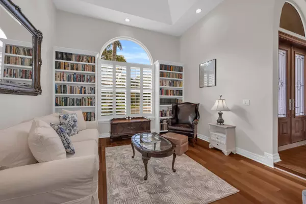 Tequesta, FL 33469,18406 SE Lakeside DR