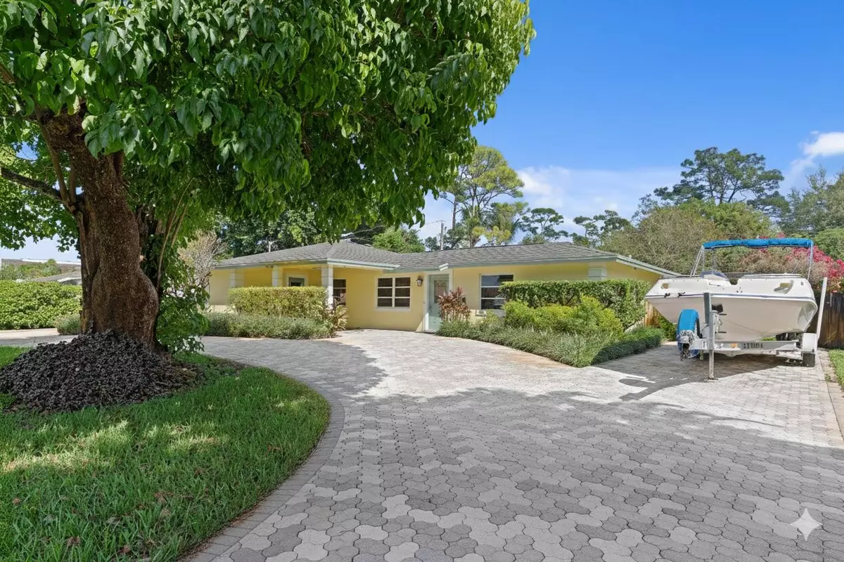 Haverhill, FL 33417,1192 Pineway DR