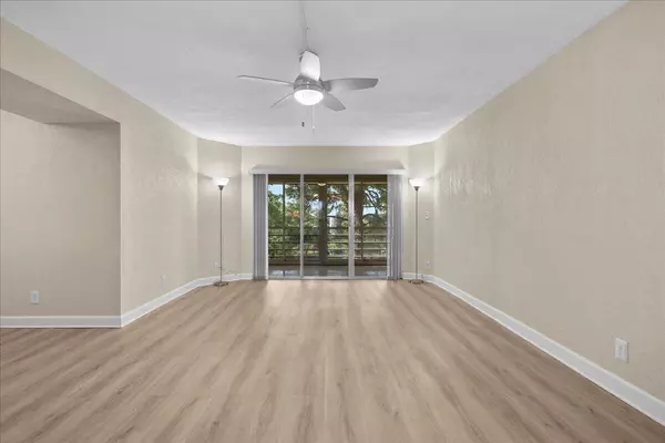 Lake Worth, FL 33467,3755 Via Poinciana 611