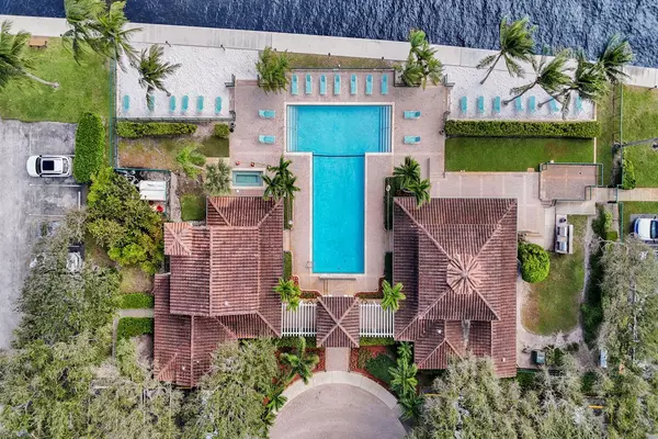 Lake Park, FL 33403,1020 Lake Shore DR 105