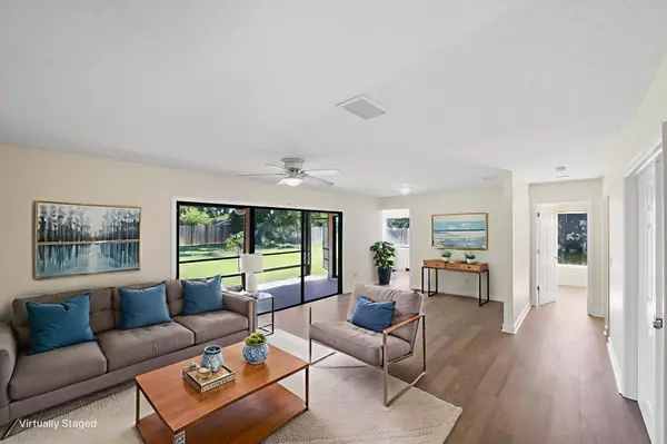 Port Saint Lucie, FL 34983,175 SE Floresta DR