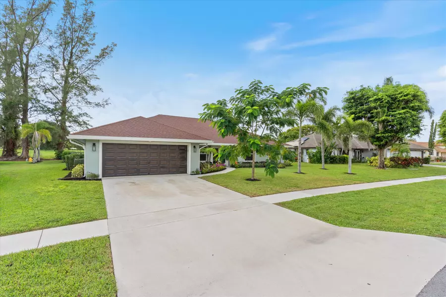 1395 Pine Valley DR, Wellington, FL 33414