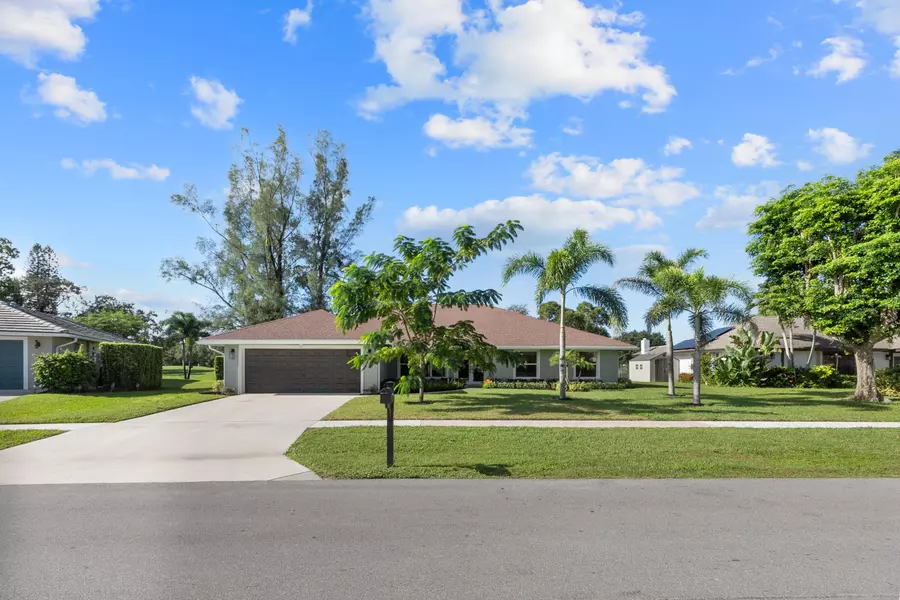 1395 Pine Valley DR, Wellington, FL 33414