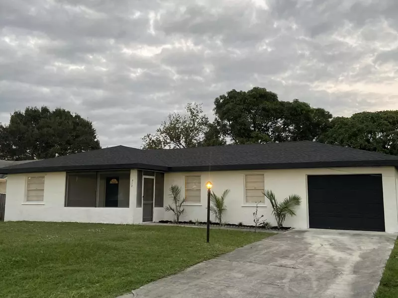 313 NW Dorchester ST, Port Saint Lucie, FL 34983