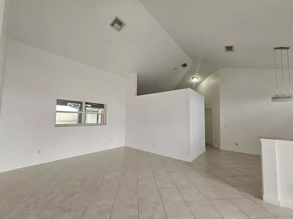 Port Saint Lucie, FL 34983,3215 SE Pinto ST