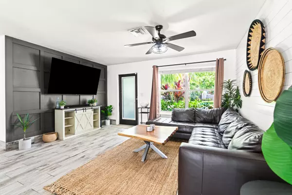 Tequesta, FL 33469,19165 SE Homewood AVE