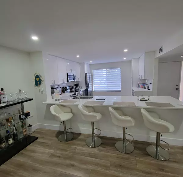 11296 Green Lake DR 104, Boynton Beach, FL 33437