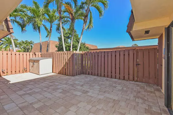 Atlantis, FL 33462,11 Atrium CIR D