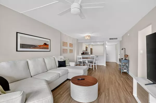 Boca Raton, FL 33432,4 Royal Palm WAY 3020