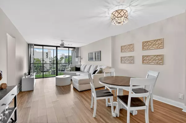 Boca Raton, FL 33432,4 Royal Palm WAY 3020