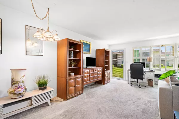 Boynton Beach, FL 33435,320 W Horizons 103