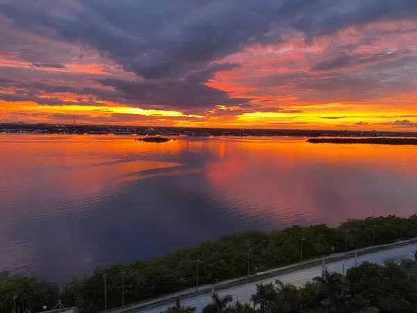 5280 N Ocean DR 15 E, Singer Island, FL 33404