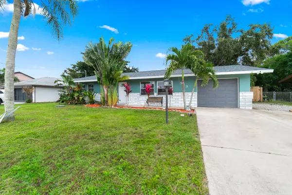 543 SE Calmoso DR, Port Saint Lucie, FL 34983