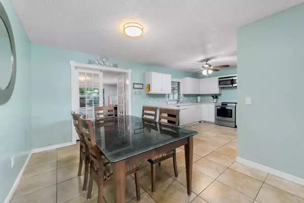 Port Saint Lucie, FL 34983,543 SE Calmoso DR