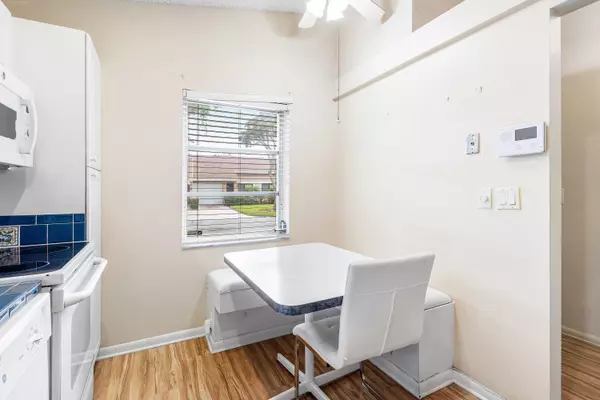 Boca Raton, FL 33496,8077 Springtree RD