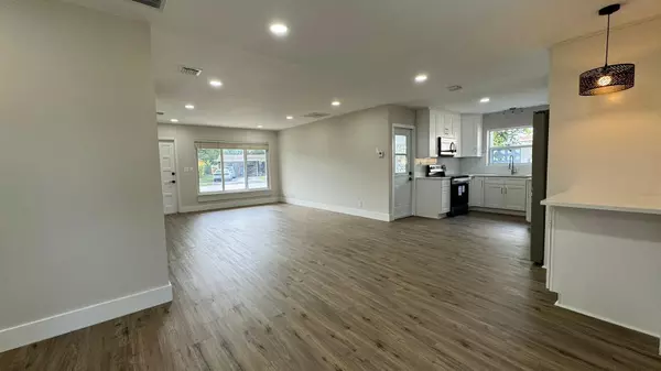 Fort Lauderdale, FL 33311,2008 NW 10th AVE