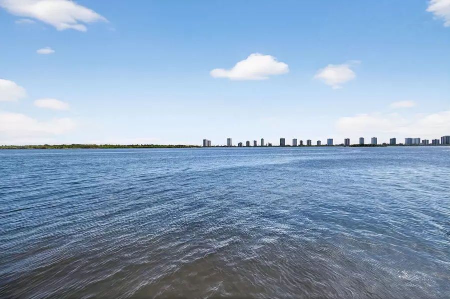 105 Paradise Harbour BLVD 102, North Palm Beach, FL 33408