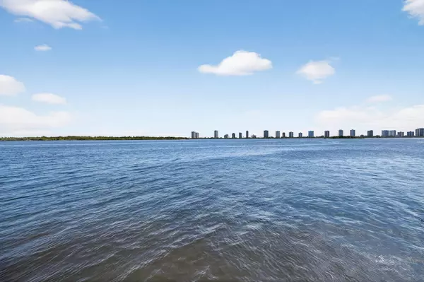 105 Paradise Harbour BLVD 102, North Palm Beach, FL 33408