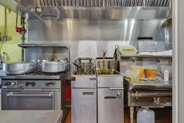 Boynton Beach, FL 33435,109 E Boynton Beach BLVD