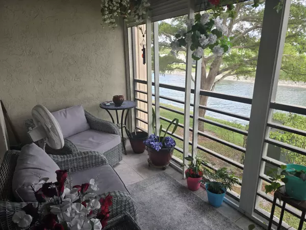 West Palm Beach, FL 33411,150 Lake Nancy LN 221