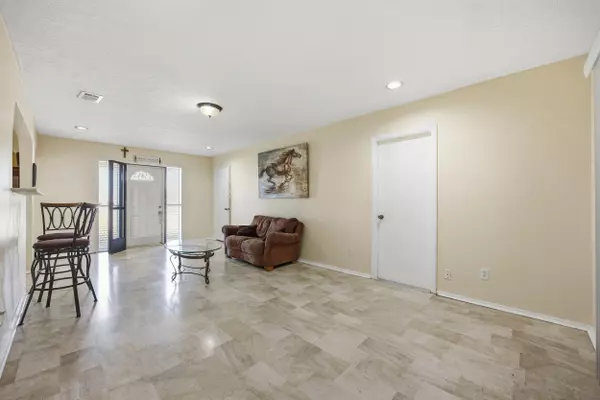 Port Saint Lucie, FL 34952,1102 SE Petunia AVE