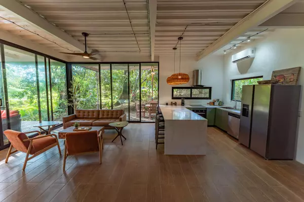 Out Of Country, 00000,200 Burn Brae Way, Bocas Del Toro, Panama