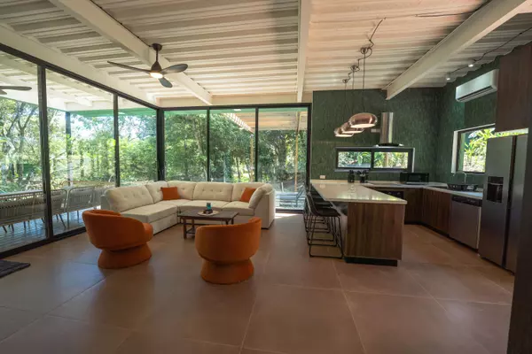 Out Of Country, 00000,200 Burn Brae Way, Bocas Del Toro, Panama