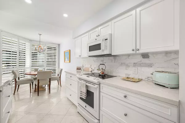 Palm Beach, FL 33480,3140 S Ocean BLVD 303 S