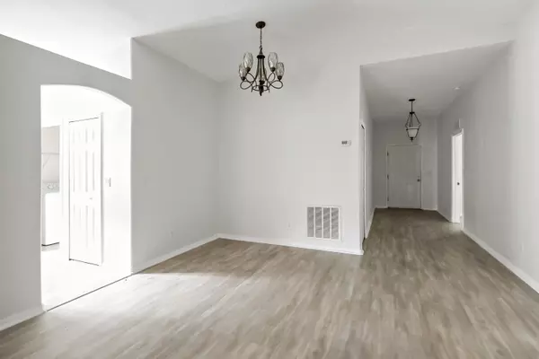 Vero Beach, FL 32960,835 Greenleaf CIR