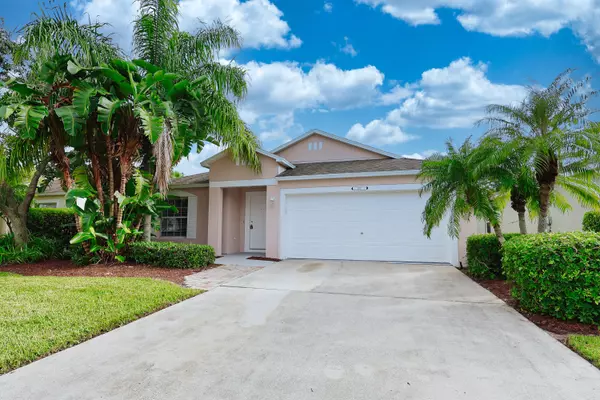 835 Greenleaf CIR, Vero Beach, FL 32960