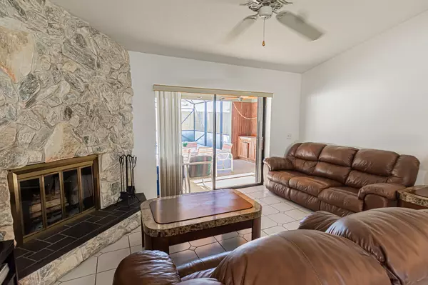 Port Saint Lucie, FL 34983,859 SE Roulette LN