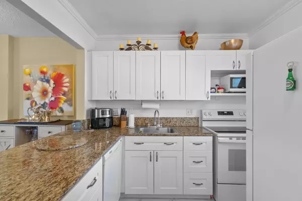 Boca Raton, FL 33487,5401 NW 2nd AVE 227