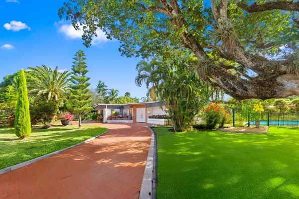 Tamarac, FL 33319,5104 E White Oak LN