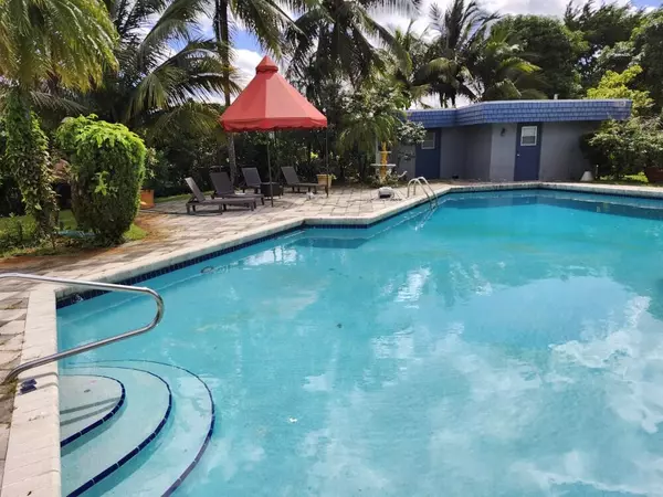 Tamarac, FL 33319,5104 E White Oak LN