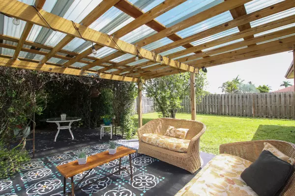 1361 Wyndcliff DR, Wellington, FL 33414