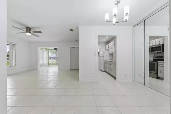 Delray Beach, FL 33445,1167 S Drive CIR D