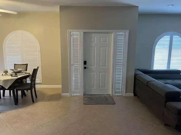 Lake Worth Beach, FL 33460,731 S J ST