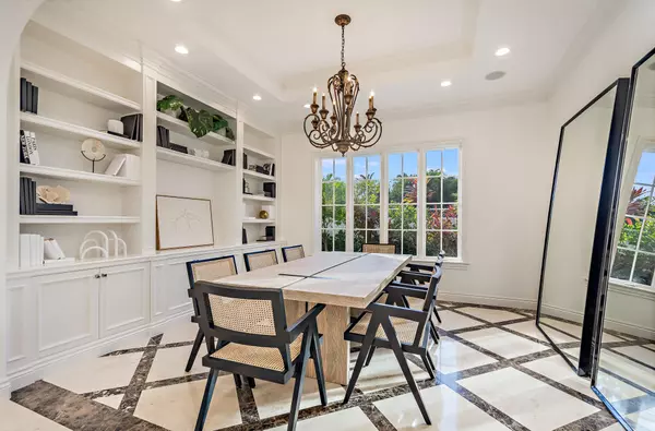 Palm Beach, FL 33480,233 El Pueblo WAY