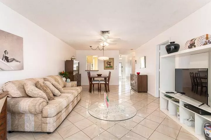 6861 Moonlit Drive, Delray Beach, FL 33446