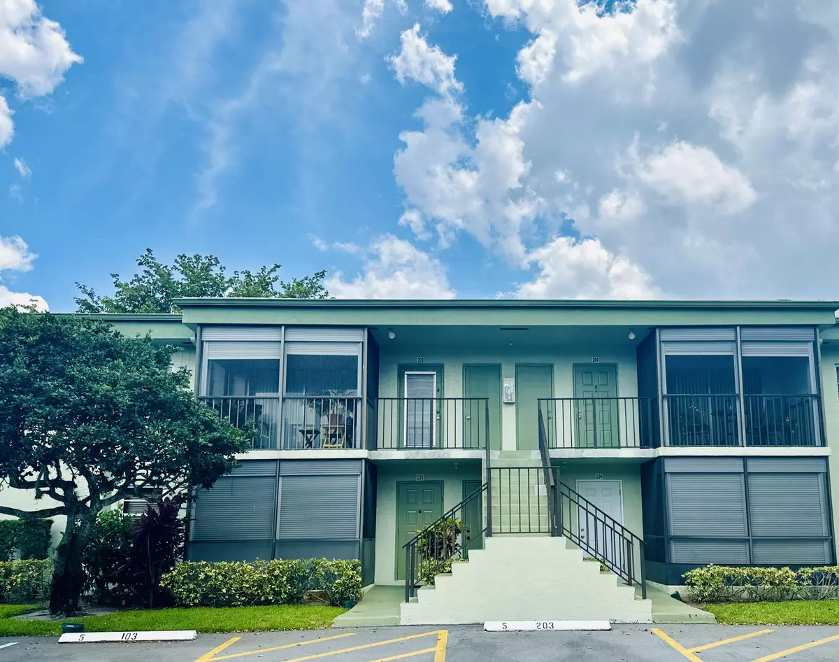 Delray Beach, FL 33446,7527 S Oriole BLVD 103