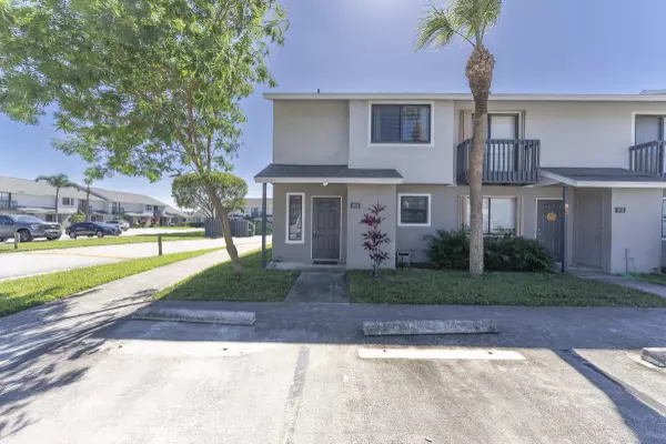 Greenacres, FL 33463,1804 Wharf LN