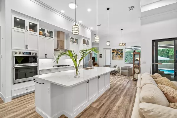 Vero Beach, FL 32963,425 Holly RD