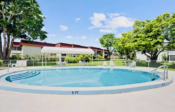 Royal Palm Beach, FL 33411,12027 Greenway CIR 204