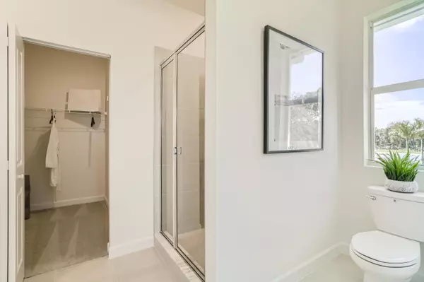 Port Saint Lucie, FL 34984,818 SE Grovebush LN